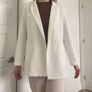 Women white double breasted jacket. Size M, good condition.